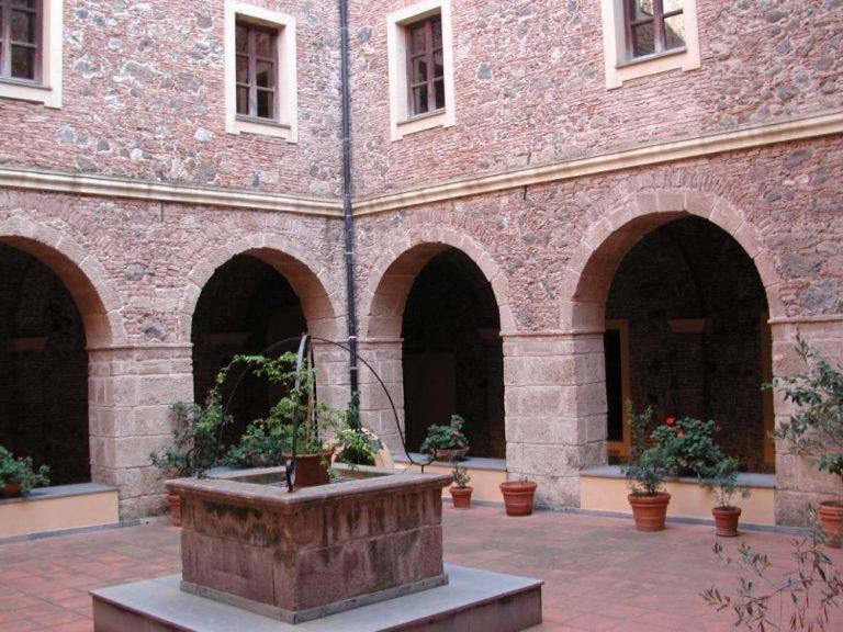 Hotel Dimora Del Chiostro Oristano Exterior foto