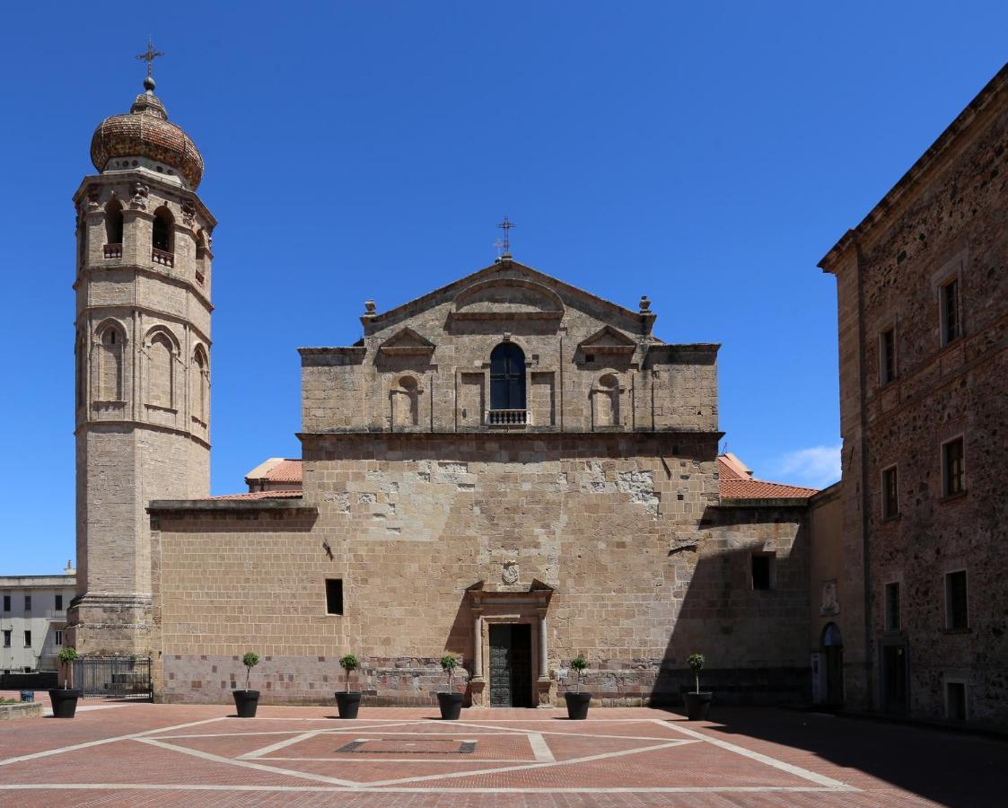 Hotel Dimora Del Chiostro Oristano Exterior foto
